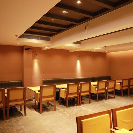 Viraj Retreat Hotel Mundrothuruth Exterior photo
