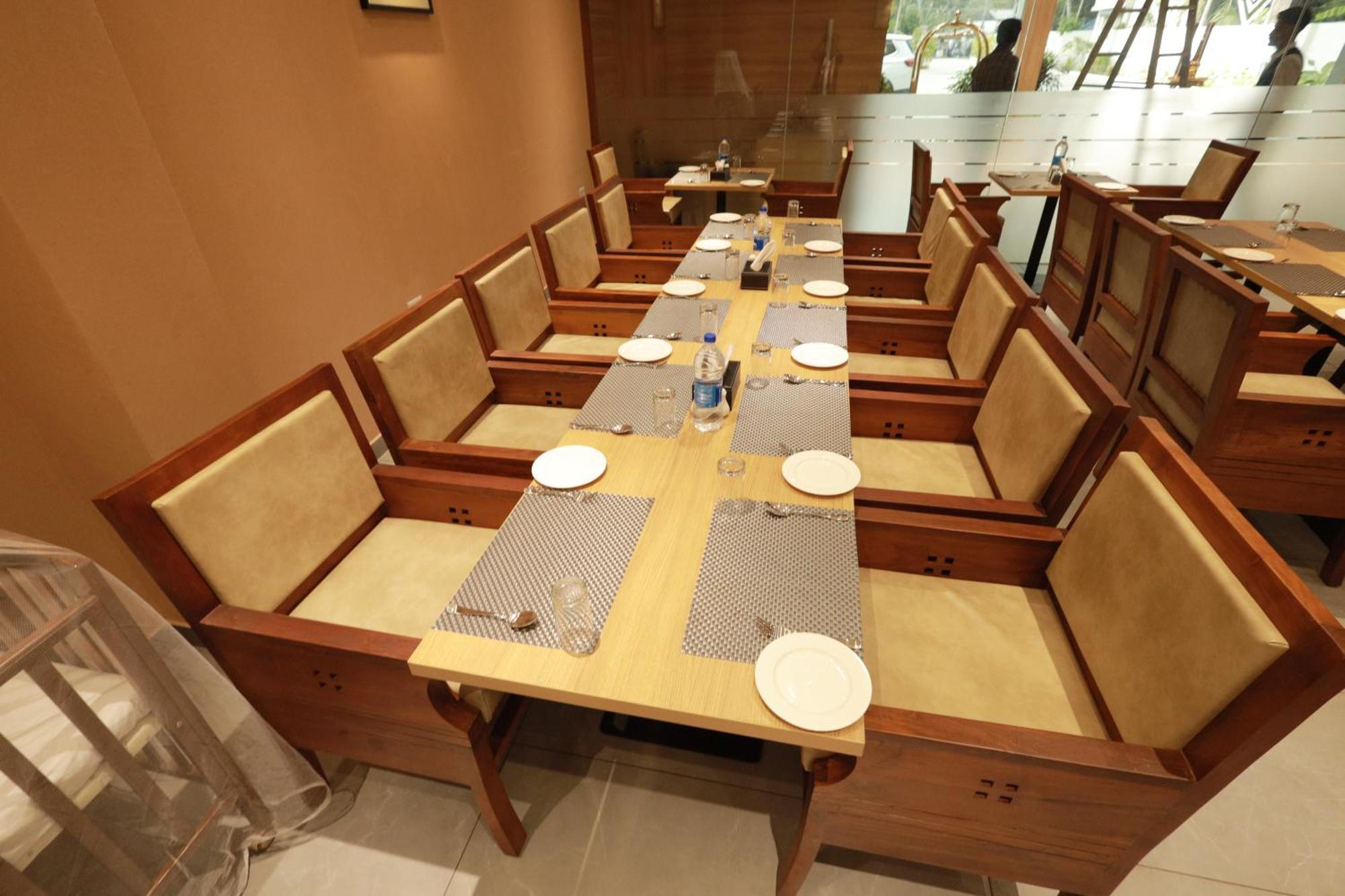 Viraj Retreat Hotel Mundrothuruth Exterior photo